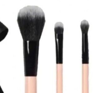 RANDOM PULL LIVE SHOW LISTING:)